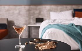 Hotel Alba Adelaide 4*